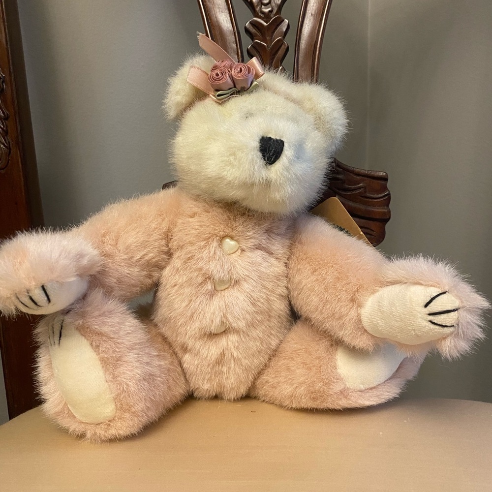 Boyds Bears colector item. Guinevere bear